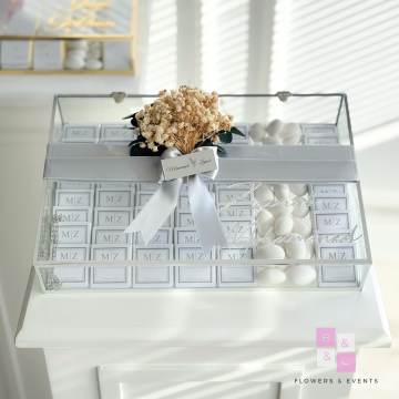 Krem Cipso ve Okaliptus Süslemeli İsteme Çikolatası GÜMÜŞ