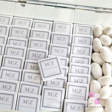 Krem Cipso ve Okaliptus Süslemeli İsteme Çikolatası GÜMÜŞ