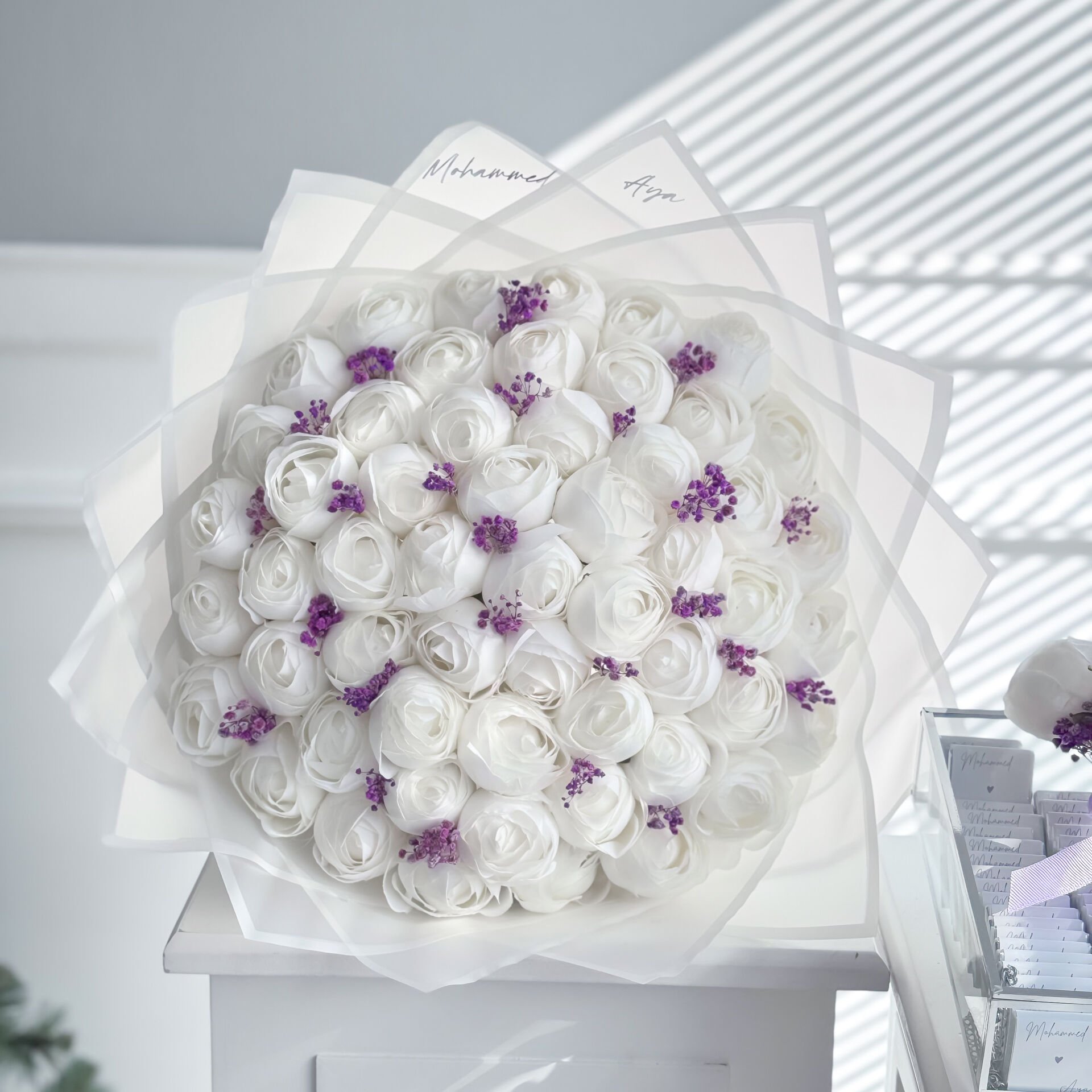 Lila Süslemeli Solmayan Şakayıklı İsteme Çiçeği