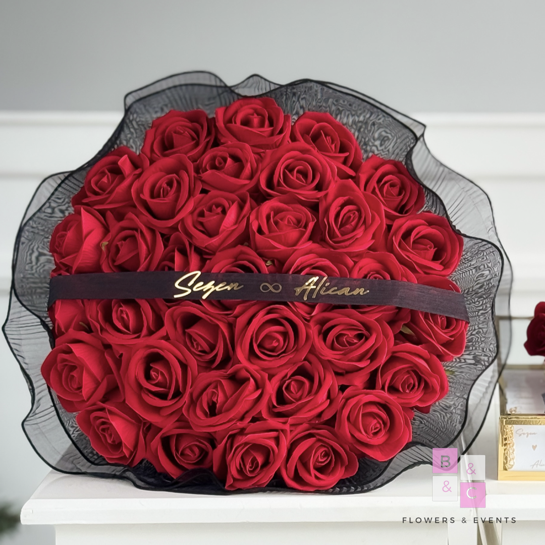 Orta Boy  Tüllü İsteme Çiçeği-Kırmızı Gül