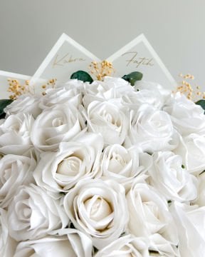 Beyaz Güllü İsteme Çiçeği