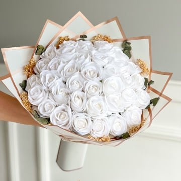 2'li Set-Beyaz Güllü İsteme Buketi ve İsteme Çikolatası