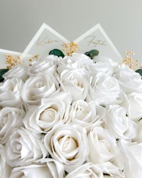 2'li set-Beyaz Güllü İsteme Çiçeği ve Çikolatası